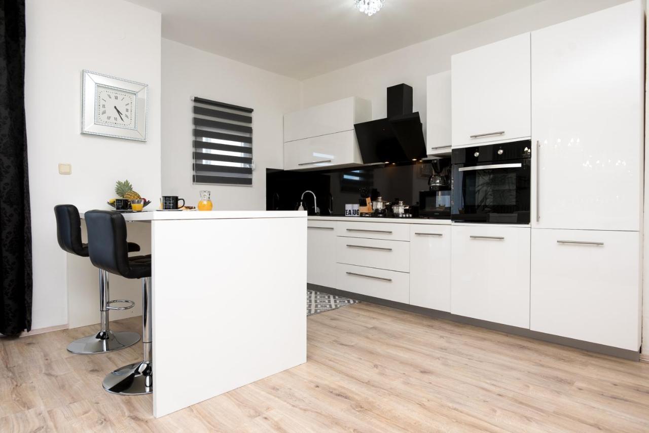 Appartement Natura With Private Pool *