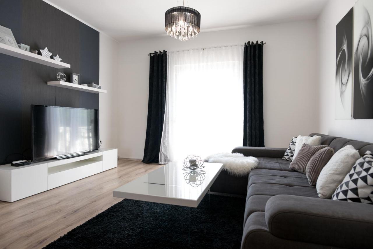 Natura With Private Pool Appartement