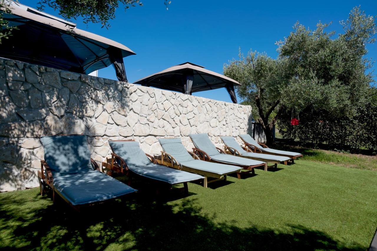 Natura With Private Pool Appartement *